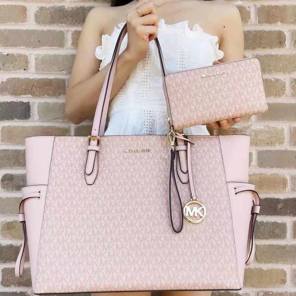 Bundle💕NWT Michael Kors Large Tote & Wallet - Picture 2 of 8